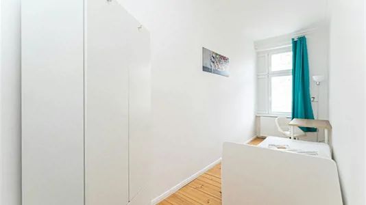 Rooms in Berlin Friedrichshain-Kreuzberg - photo 2