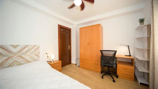 Rooms in Granada - photo 3