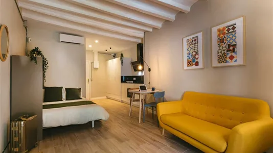 Apartments in Barcelona Ciutat Vella - photo 1