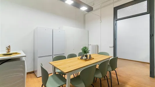 Rooms in Barcelona Ciutat Vella - photo 10