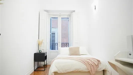 Rooms in Madrid Salamanca - photo 8
