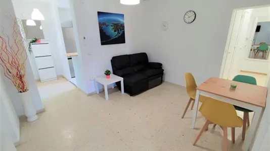 Rooms in Granada - photo 2