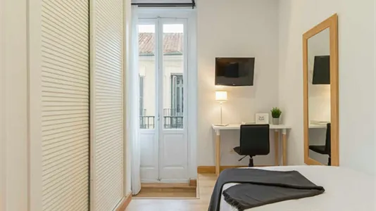 Rooms in Madrid Centro - photo 4