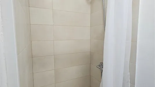 Rooms in Barcelona Eixample - photo 7