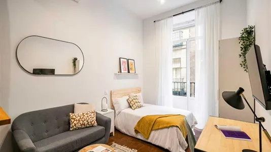 Rooms in Madrid Centro - photo 6