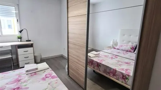 Rooms in el Camí de Vera - photo 8