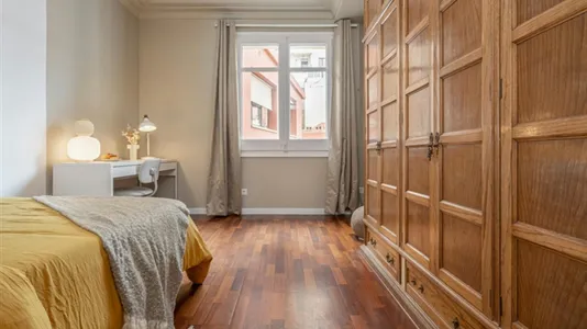 Rooms in Barcelona Ciutat Vella - photo 2