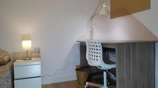 Rooms in el Camí de Vera - photo 5