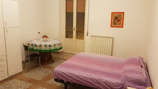Rooms in Foggia - photo 1