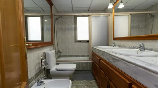 Rooms in Málaga - photo 6