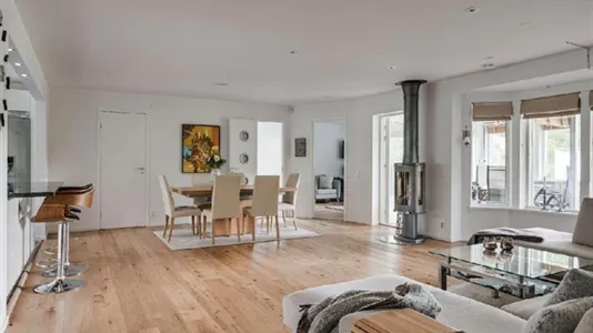 Houses in Askim-Frölunda-Högsbo - photo 1