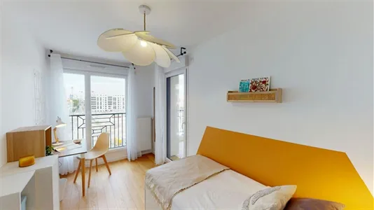 Rooms in Saint-Denis - photo 1