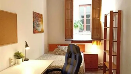 Rooms in Barcelona Ciutat Vella - photo 1