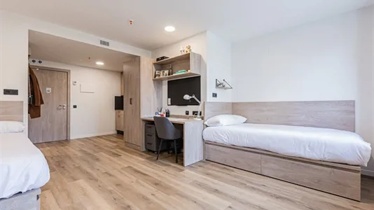 Rooms in Santander - photo 2