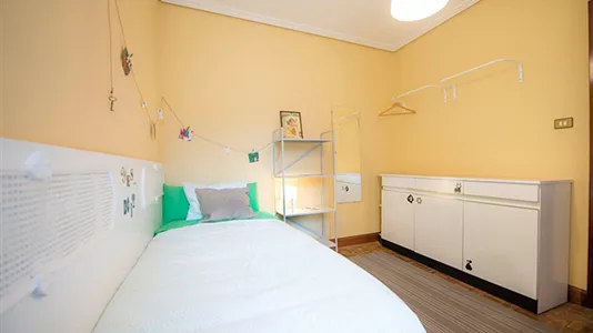 Rooms in Bilbao - photo 4