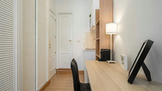 Rooms in Madrid Centro - photo 5