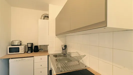 Rooms in Saint-Denis - photo 5