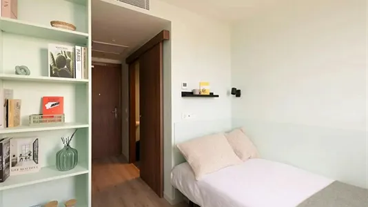 Rooms in Cerdanyola del Vallès - photo 3