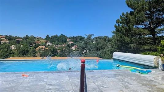 Houses in Lyon - photo 4