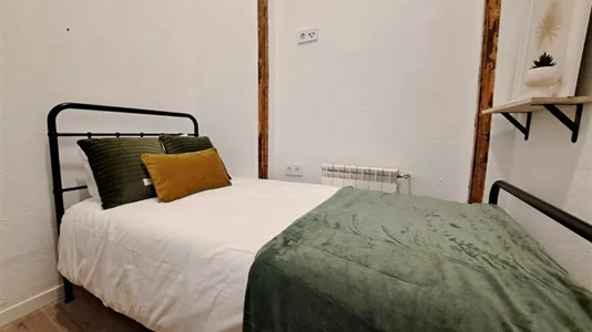 Rooms in Madrid Centro - photo 5
