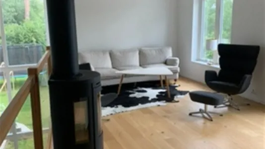 Houses in Huddinge - photo 1
