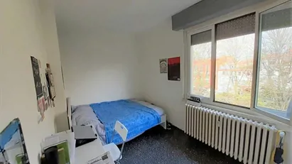 Room for rent in Milano Zona 8 - Fiera, Gallaratese, Quarto Oggiaro, Milan