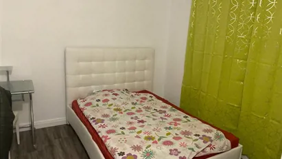 Room for rent in Le Raincy, Île-de-France