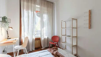 Room for rent in Milano Zona 5 - Vigentino, Chiaravalle, Gratosoglio, Milan