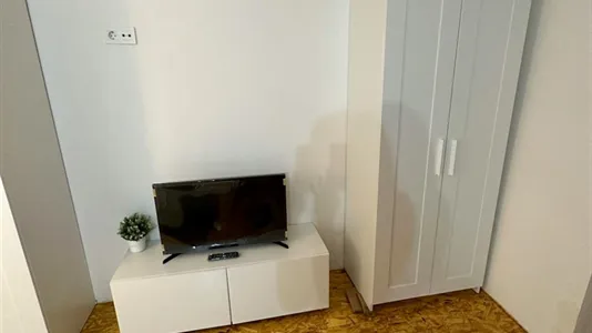 Rooms in Málaga - photo 4