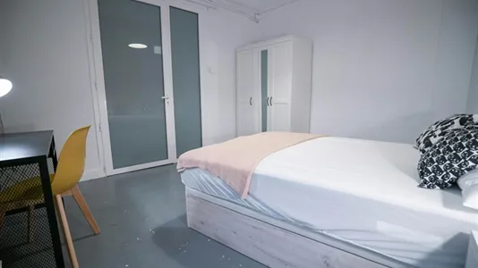 Rooms in Valencia Ciutat Vella - photo 4