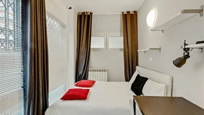 Room for rent in Milano Zona 4 - Vittoria, Forlanini, Milan