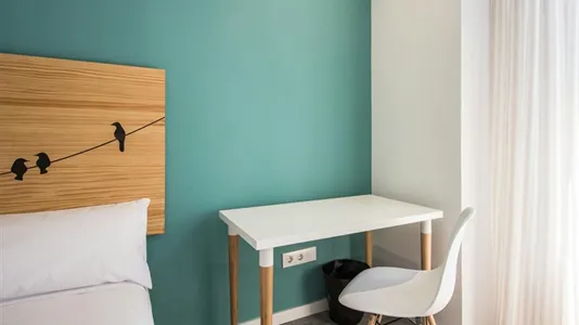 Rooms in Madrid Centro - photo 4