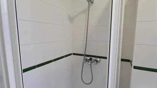 Rooms in Granada - photo 9