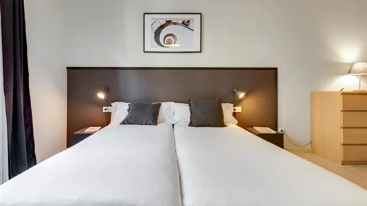 Apartments in Barcelona Ciutat Vella - photo 2