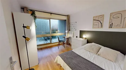 Room for rent in Boulogne-Billancourt, Île-de-France