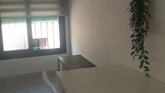 Rooms in Barcelona Ciutat Vella - photo 6