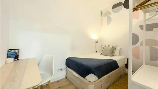 Rooms in Barcelona Ciutat Vella - photo 1