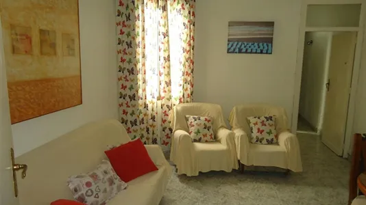 Rooms in Córdoba - photo 9