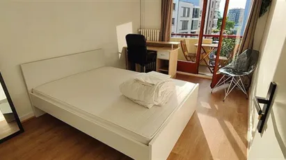 Room for rent in Saint-Julien-en-Genevois, Auvergne-Rhône-Alpes