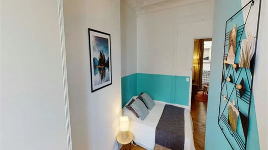 Rooms in Paris 8ème arrondissement - photo 6