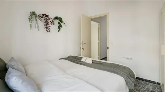 Rooms in Barcelona Eixample - photo 2