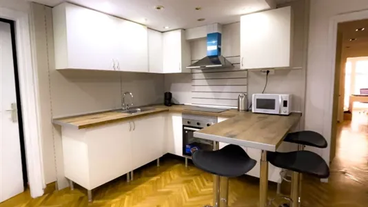 Rooms in Barcelona Sarrià-St. Gervasi - photo 10