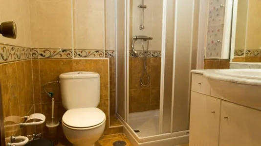 Rooms in Málaga - photo 8