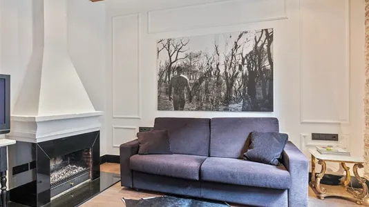 Apartments in Barcelona Ciutat Vella - photo 4