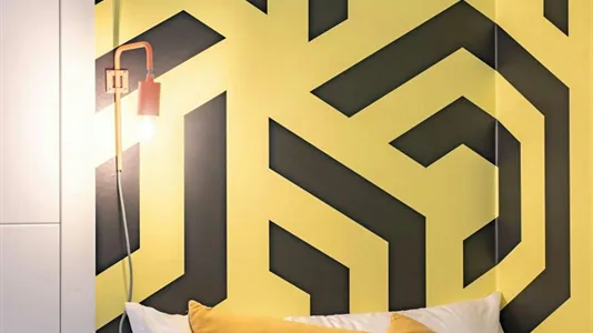 Rooms in Barcelona Ciutat Vella - photo 4