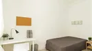 Room for rent, Madrid Chamberí, Madrid, &lt;span class=&quot;blurred street&quot; onclick=&quot;ProcessAdRequest(13903275)&quot;&gt;&lt;span class=&quot;hint&quot;&gt;See streetname&lt;/span&gt;[xxxxxxxxxxxxx]&lt;/span&gt;