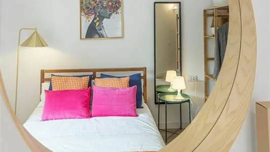 Rooms in Barcelona Eixample - photo 8