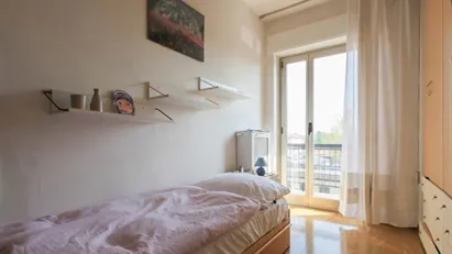 Room for rent in Milano Zona 5 - Vigentino, Chiaravalle, Gratosoglio, Milan