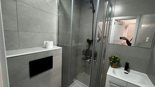 Rooms in Madrid Centro - photo 9