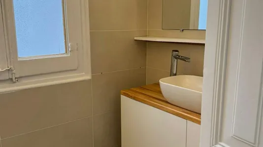 Rooms in Barcelona Ciutat Vella - photo 5